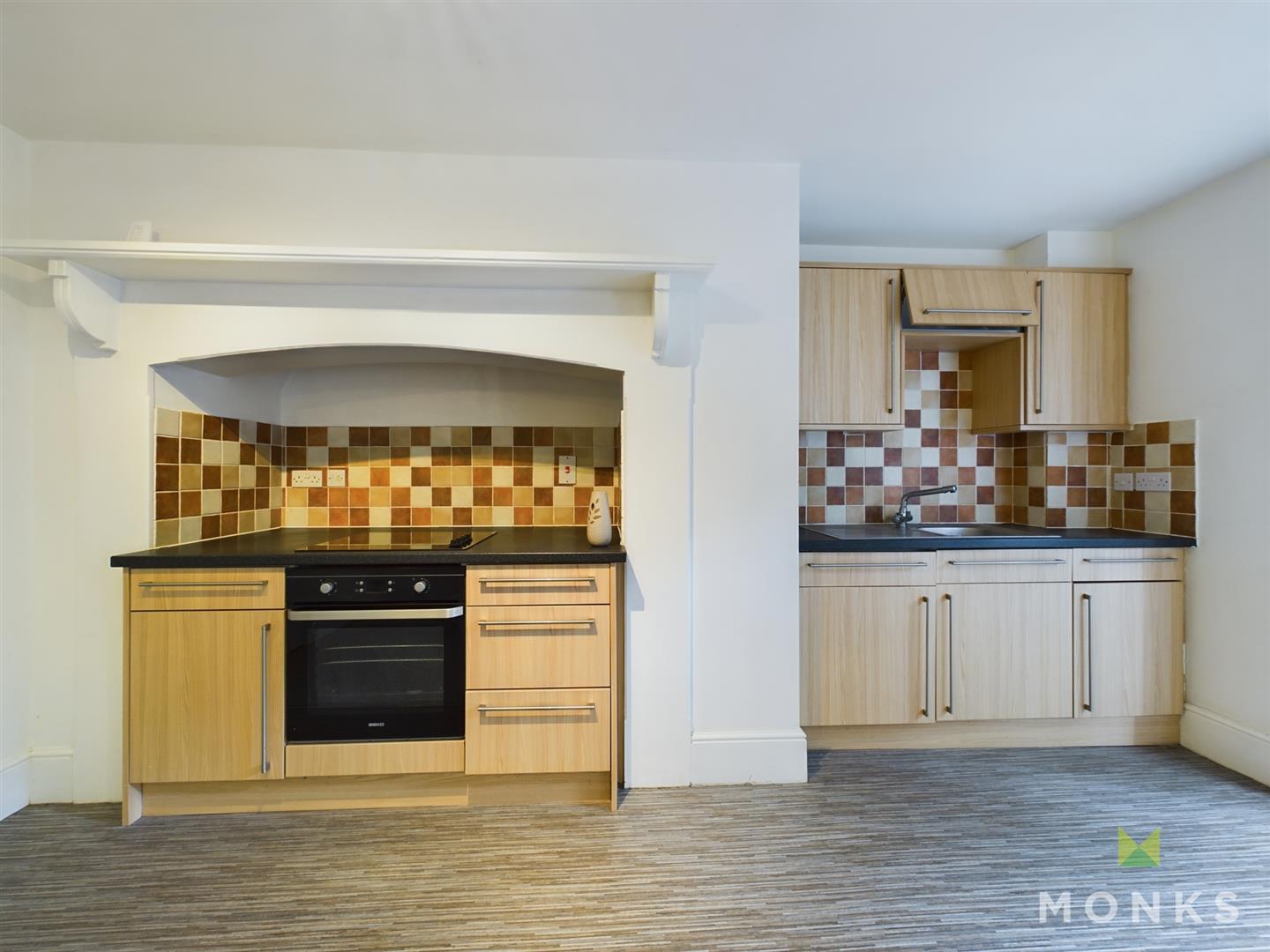 Flat 2, 158 The Monklands, Shrewsbury, SY2 6AP For Sale